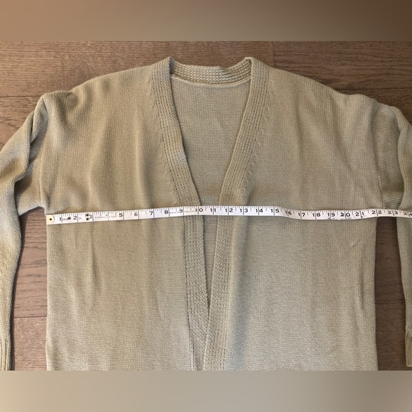 NWOT Women’s Green Cardigan - XL - Picture 8 of 8